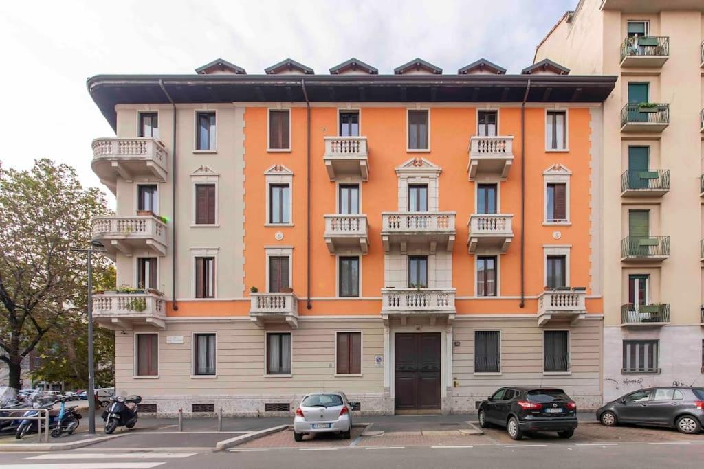 La Tana Del Bianconiglio - Rabbit Hole Apartment Milan Bagian luar foto