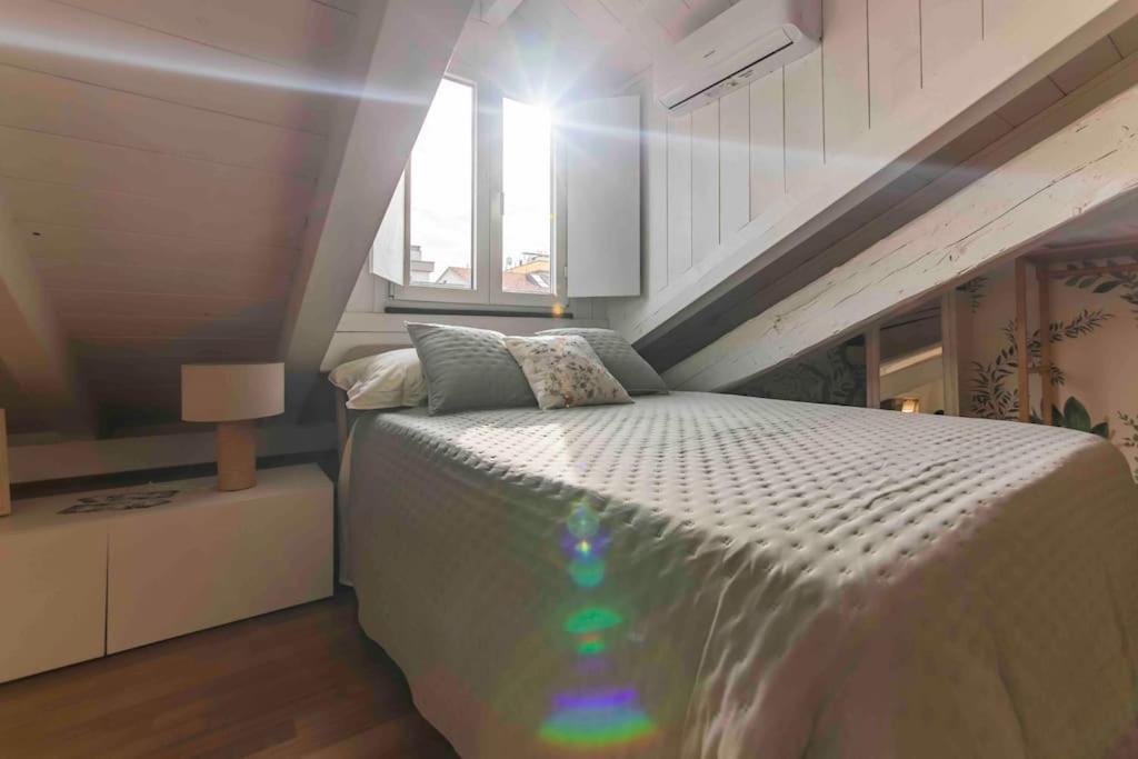 La Tana Del Bianconiglio - Rabbit Hole Apartment Milan Bagian luar foto